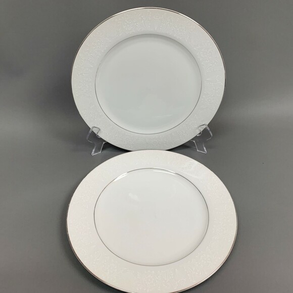 Crown Victoria Fine China Lovelace White Dinner Plates Made in Japan Lot of 2 - Picture 6 of 12